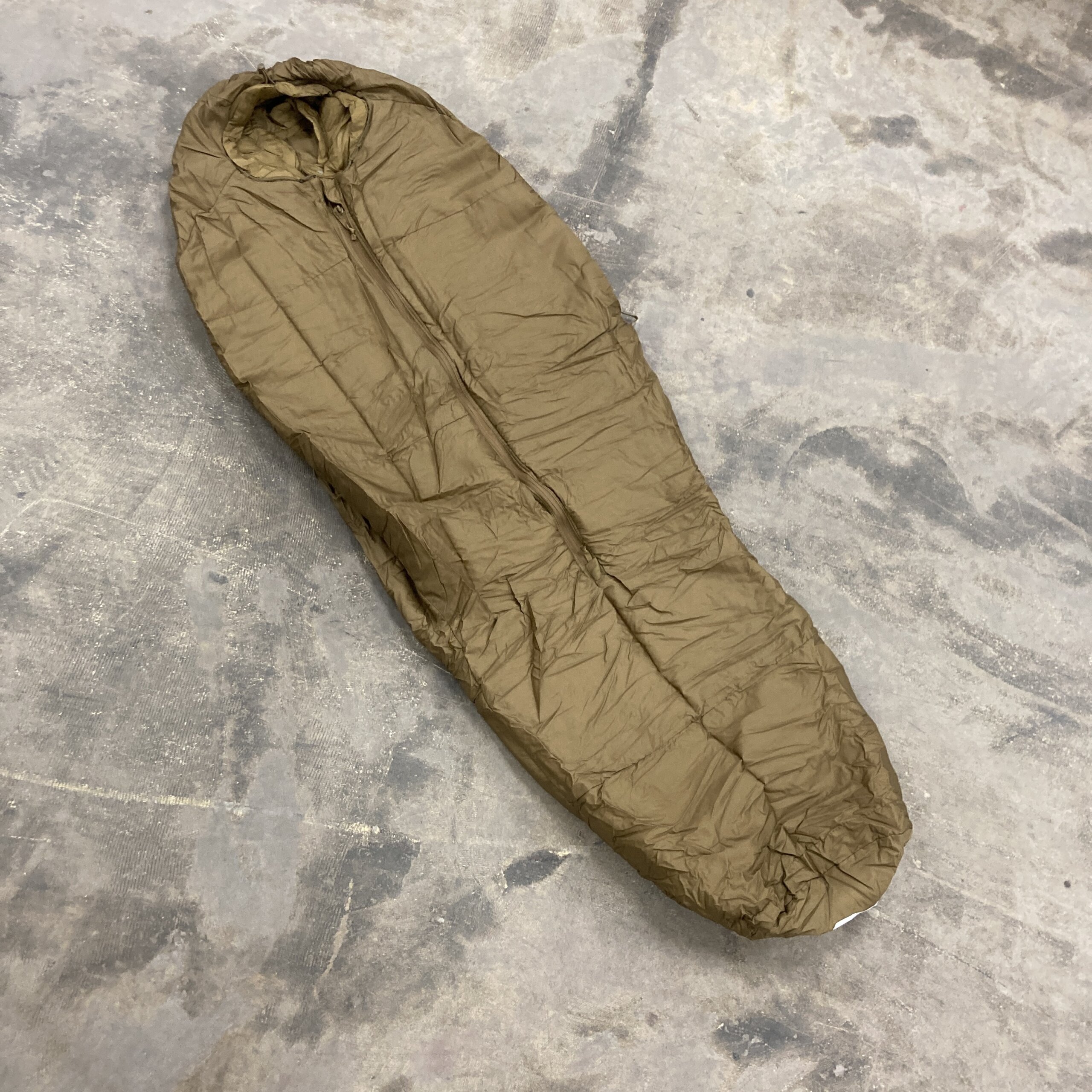 米軍　実物　USMC 3 SEASON SLEEPING BAG コヨーテ USMC 3 Season Sleeping Bag, Coyote - Venture Surplus